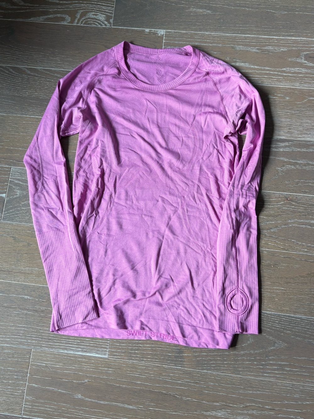 VINTAGE lululemon! Light use! Swiftly tech Longsleeve waist length size 8